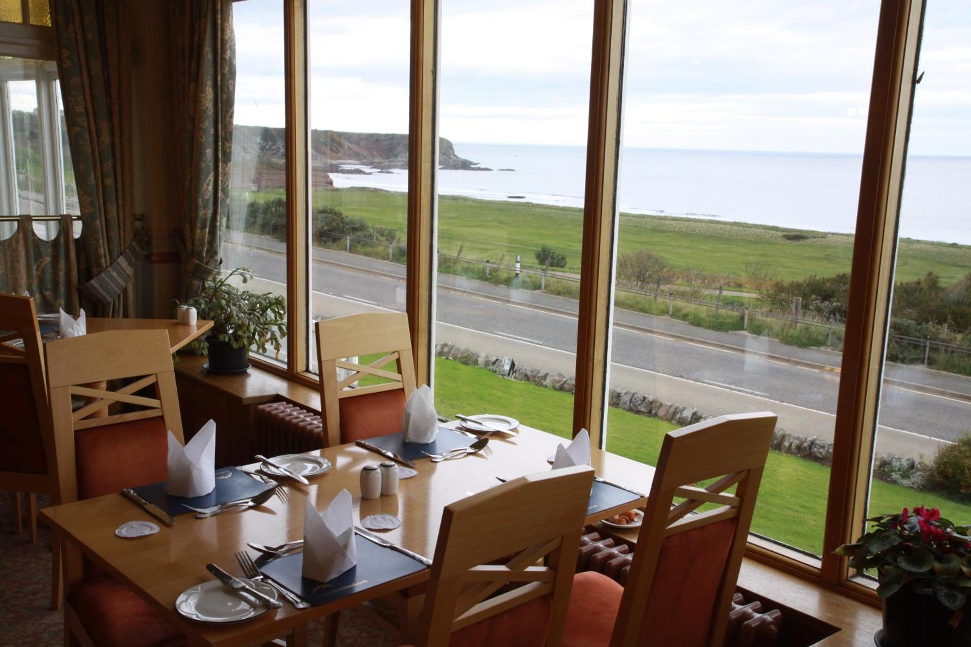 Cullen Bay Hotel Extérieur photo