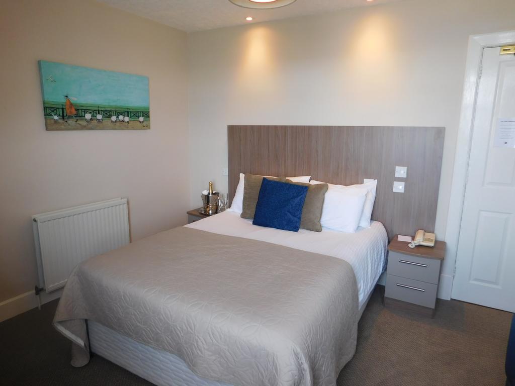 Cullen Bay Hotel Extérieur photo