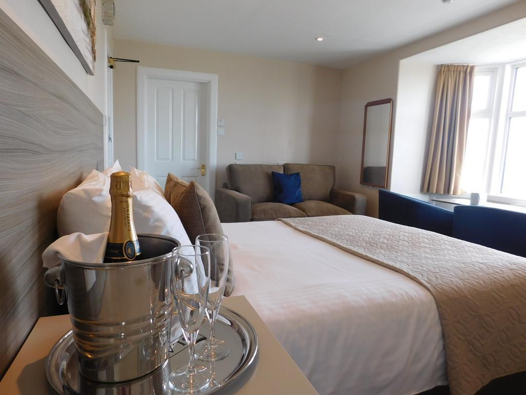 Cullen Bay Hotel Extérieur photo