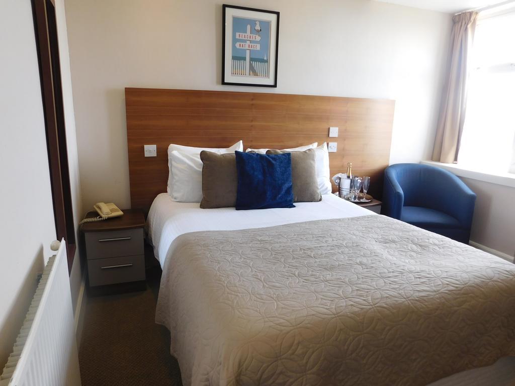 Cullen Bay Hotel Extérieur photo
