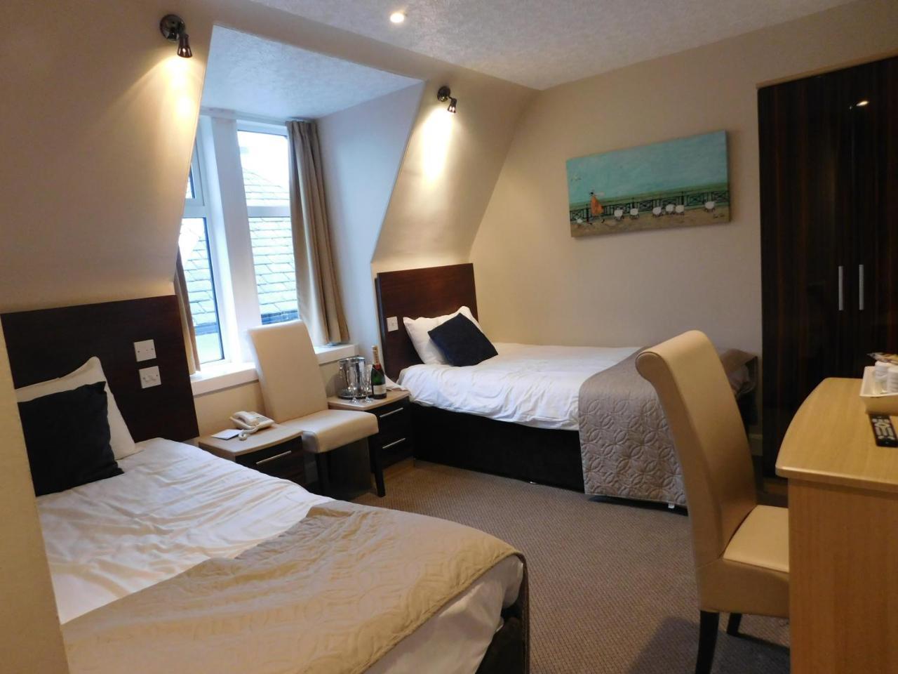 Cullen Bay Hotel Extérieur photo